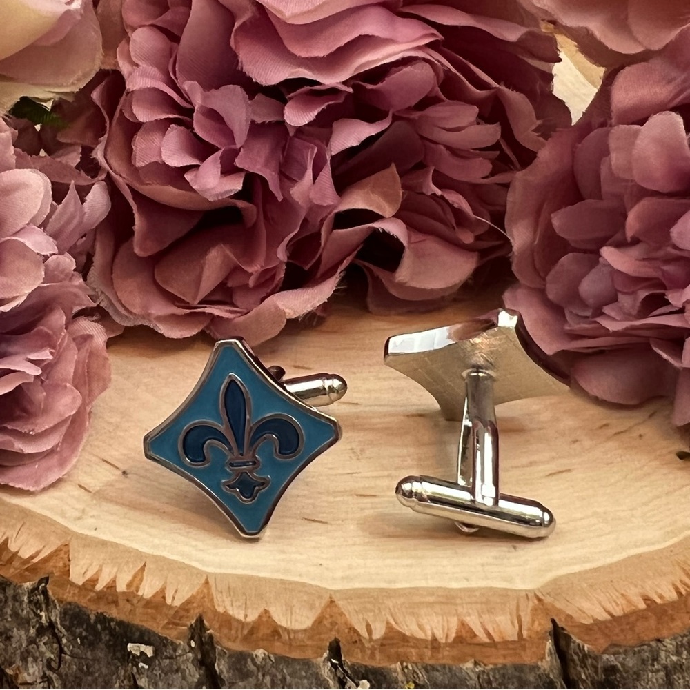 Elegant Two Tone Blue Fleur de Lis Cufflinks - Picture 6 of 15